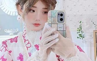 惊艳四座！Messie Huang最新泳装套图，完美呈现出不一样的自信魅力.txt